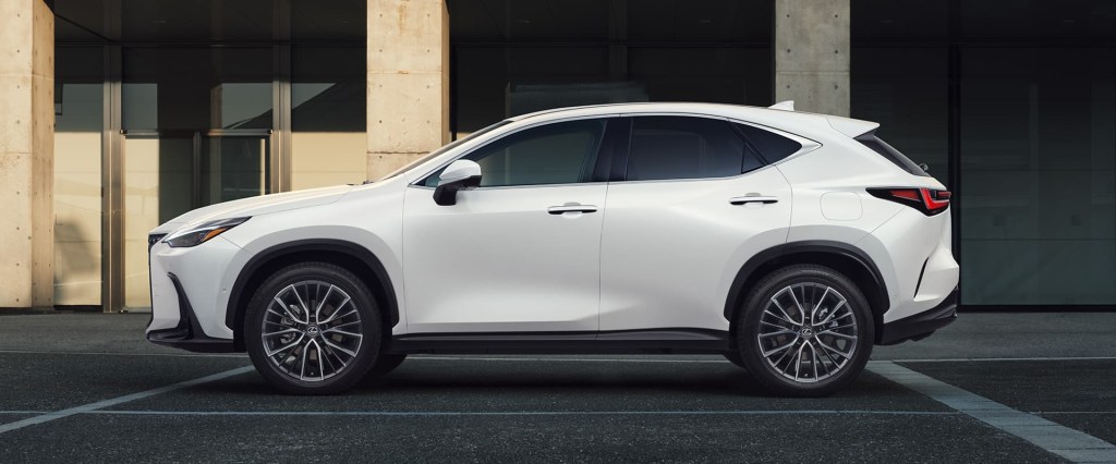  Lexus NX 350h – SUV กลางขับดี ประหยัด ไม่ใหญ่ไป